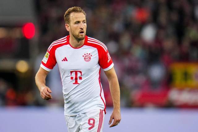 了无数球迷 了无数球迷