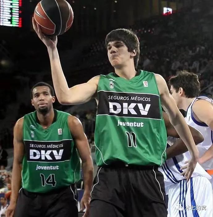 也在场外展 也在场外展